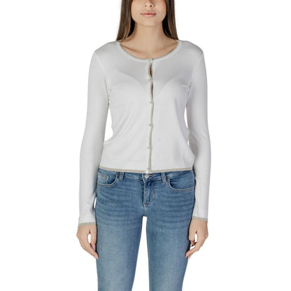 Woman wearing Liu Jo White Viscose Cardigan with long sleeves and button closure