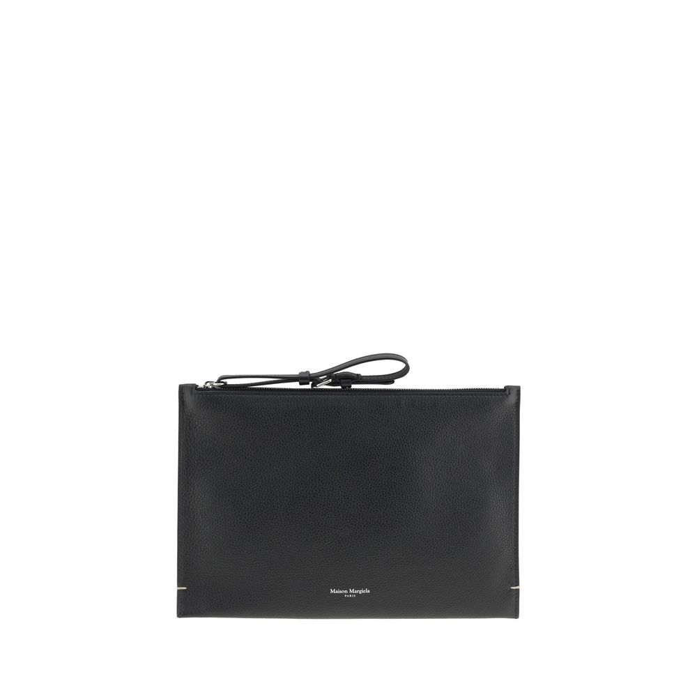 Front view with bag zipped and handles upright.