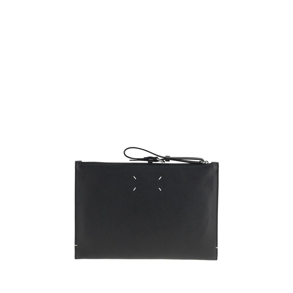 Front view with bag zipped and handles upright.