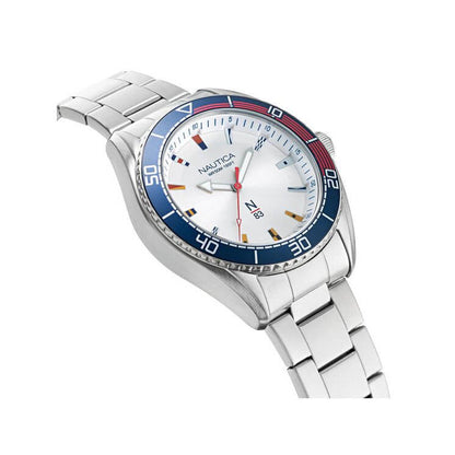 NAUTICA Mod. NAPFWS005 gent's quartz analog watch with multifunction and 5 ATM water resistance in official box.