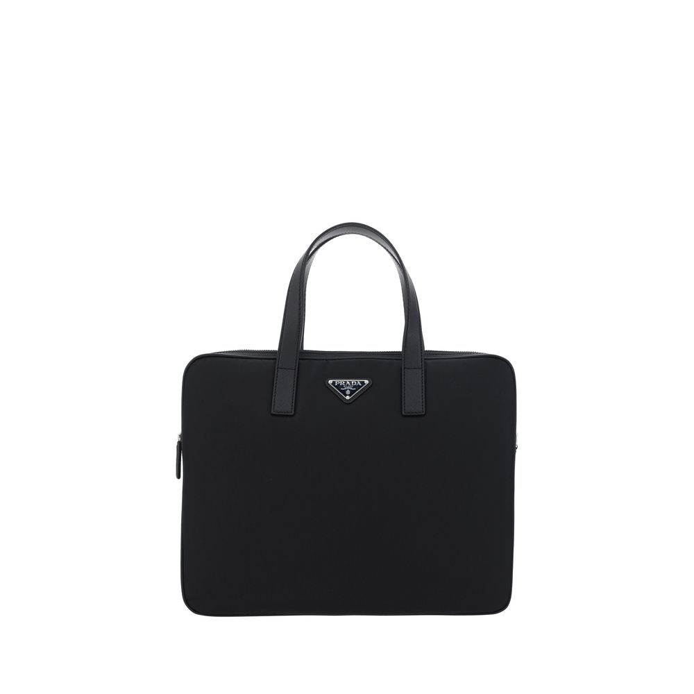 Front view with bag zipped and handles upright.