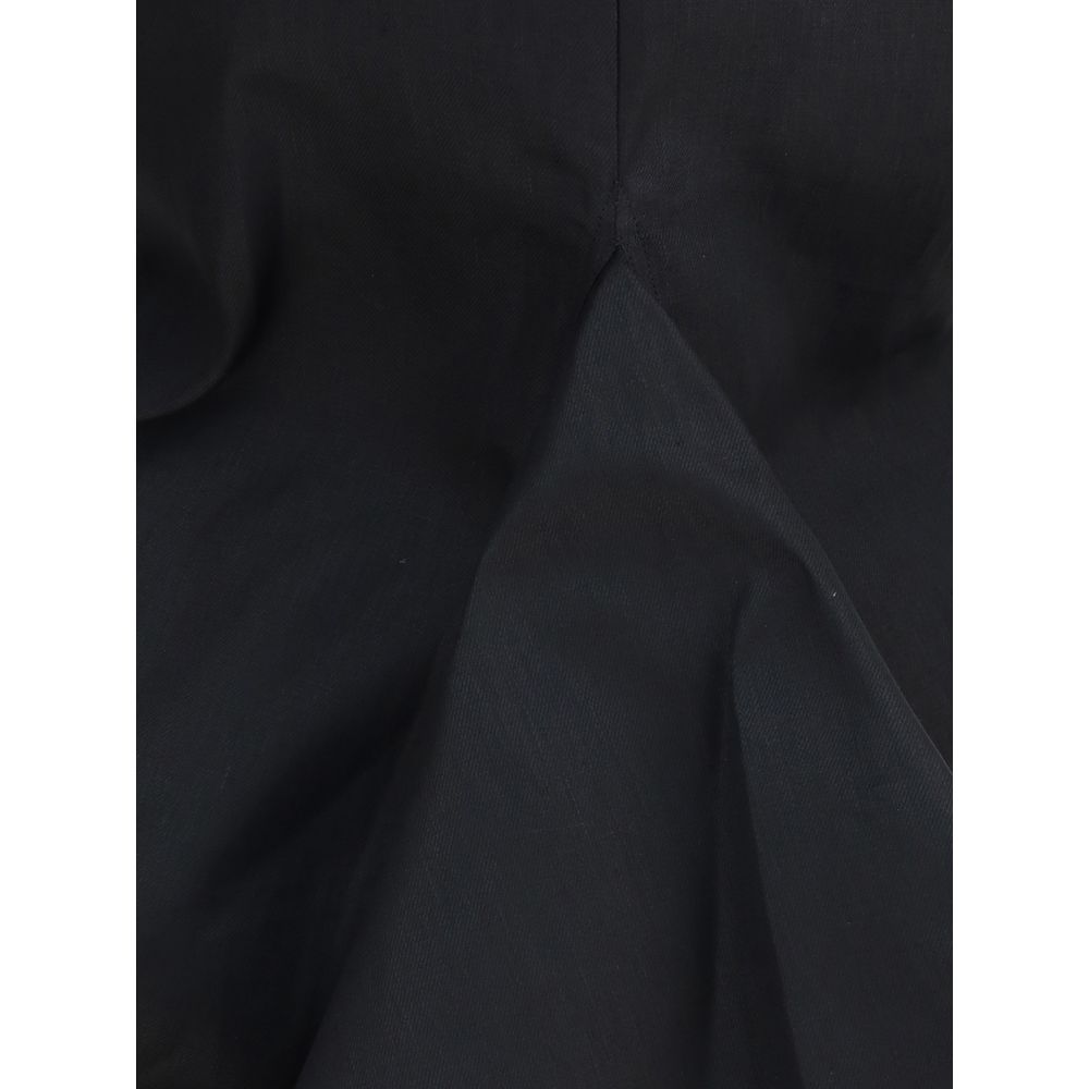 Front view with bag zipped and handles upright.