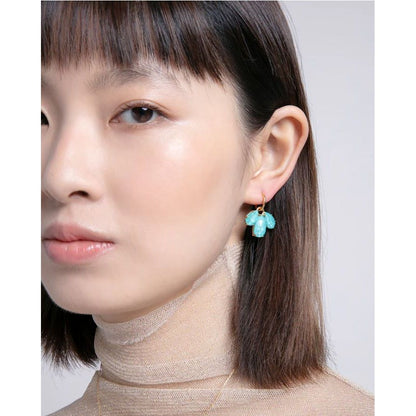 Lady wearing VICEROY JEWELS Mod. 13191E100-93 silver earrings with elegant design, perfect for a sophisticated look, in official box packaging.