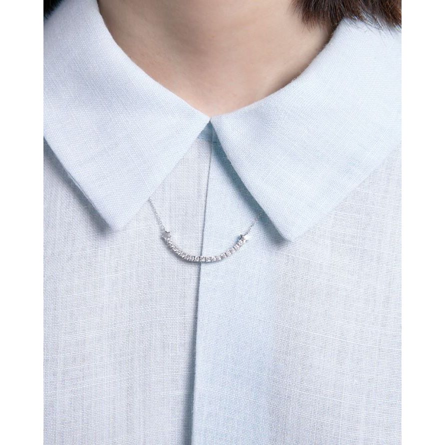 VICEROY JEWELS Mod. 13206C000-30 necklace on lady with a light shirt, featuring quartz analog movement and silver 925° material.