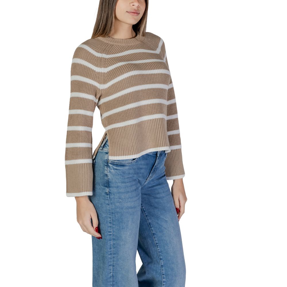 Woman wearing Vila Clothes Beige Cotton Sweatshirt with stripes